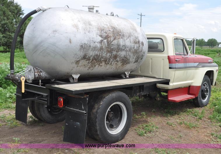 image for item F2470 1968 Ford F600 tank truck