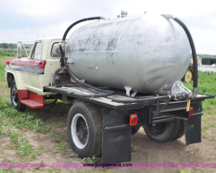 image for item F2470 1968 Ford F600 tank truck