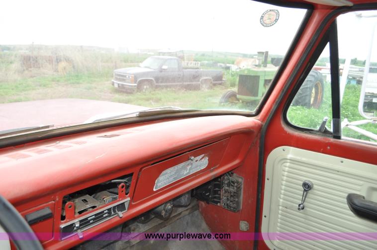 image for item F2470 1968 Ford F600 tank truck