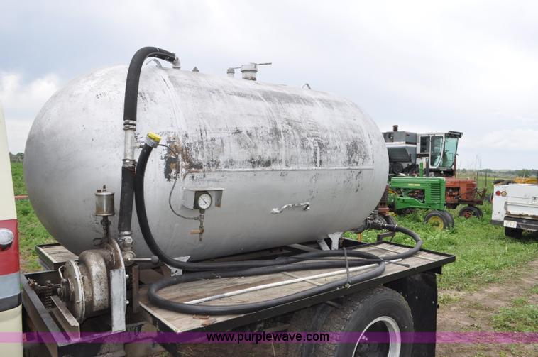 image for item F2470 1968 Ford F600 tank truck