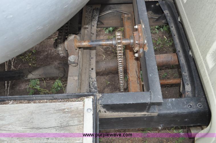 image for item F2470 1968 Ford F600 tank truck