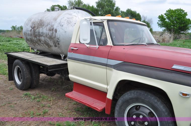 image for item F2470 1968 Ford F600 tank truck