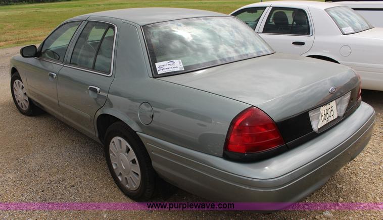 image for item F7863 2006 Ford Crown Victoria Police Interceptor
