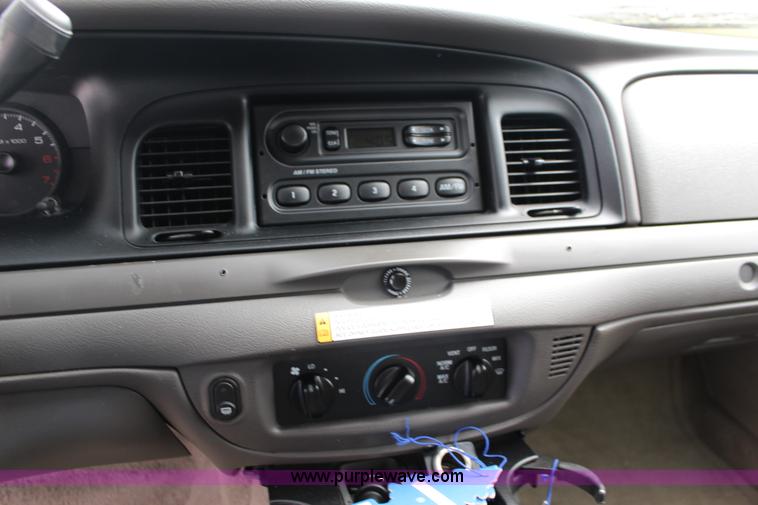 image for item F7863 2006 Ford Crown Victoria Police Interceptor