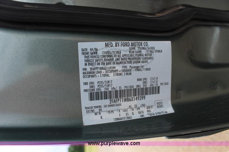 image for item F7863 2006 Ford Crown Victoria Police Interceptor