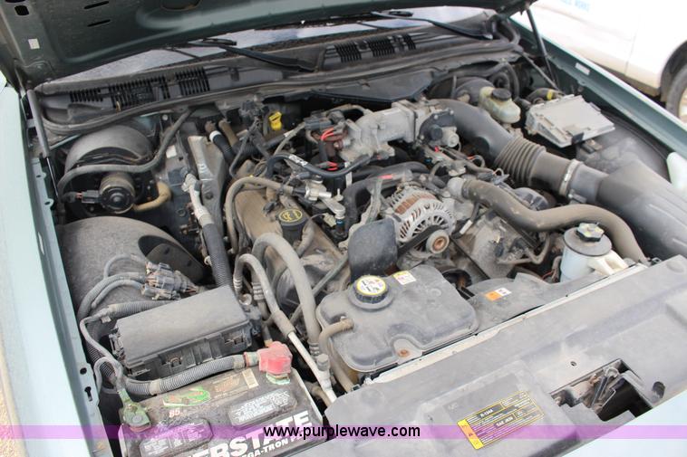 image for item F7863 2006 Ford Crown Victoria Police Interceptor