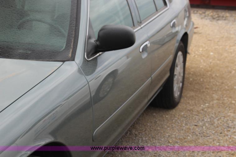 image for item F7863 2006 Ford Crown Victoria Police Interceptor