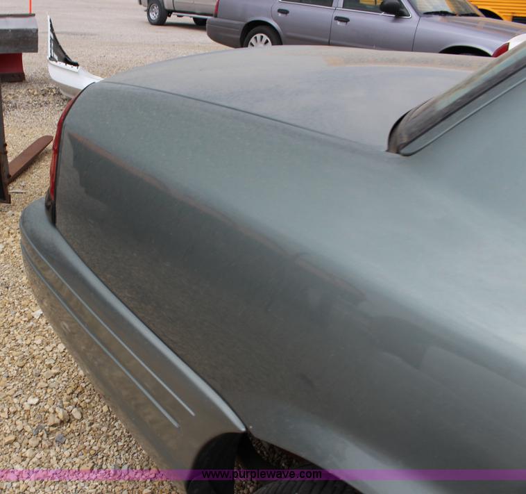 image for item F7863 2006 Ford Crown Victoria Police Interceptor