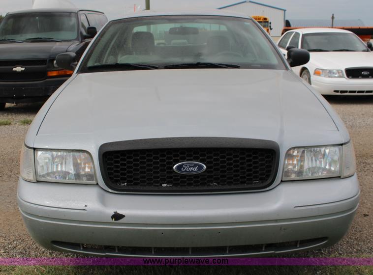 image for item F7868 2006 Ford Crown Victoria Police Interceptor