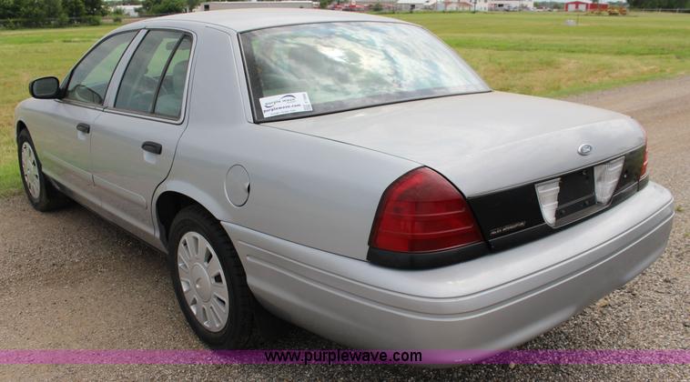 image for item F7868 2006 Ford Crown Victoria Police Interceptor