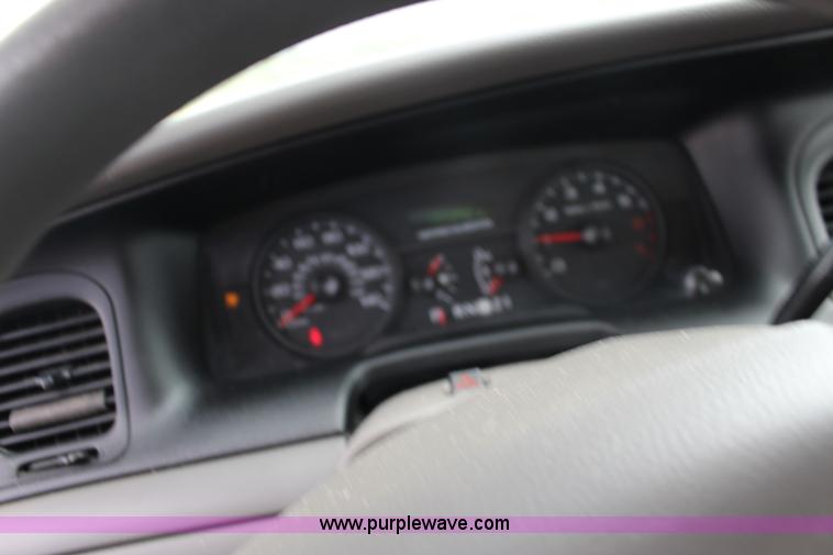 image for item F7868 2006 Ford Crown Victoria Police Interceptor