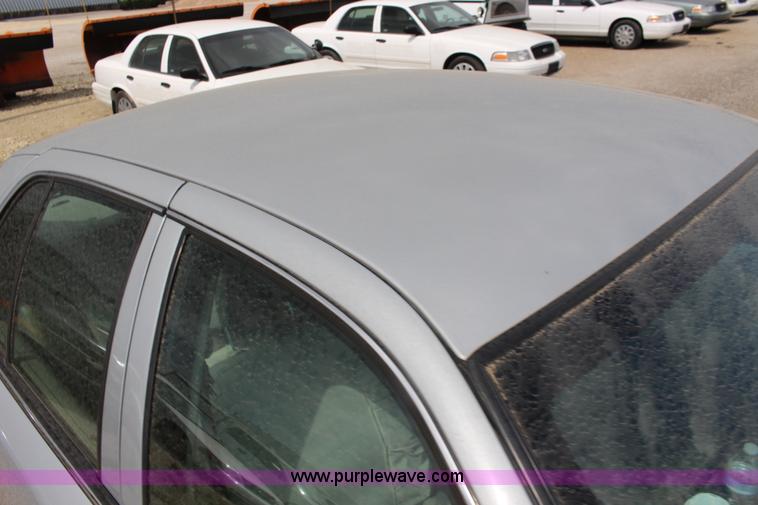 image for item F7868 2006 Ford Crown Victoria Police Interceptor