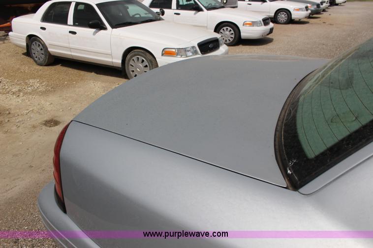 image for item F7868 2006 Ford Crown Victoria Police Interceptor