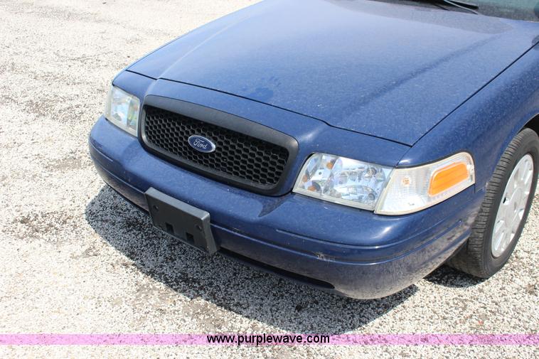 image for item F7911 2011 Ford Crown Victoria Police Interceptor