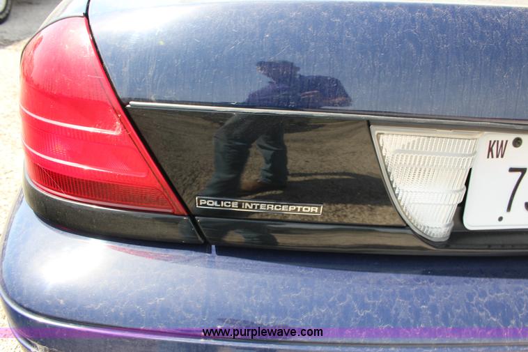 image for item F7911 2011 Ford Crown Victoria Police Interceptor
