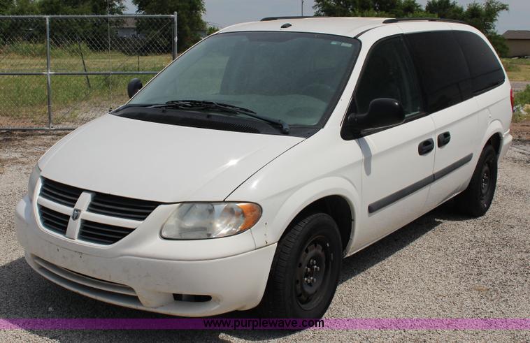 image for item F7913 2006 Dodge Grand Caravan SE
