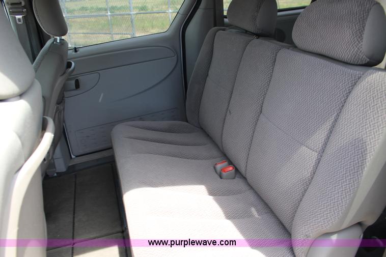 image for item F7913 2006 Dodge Grand Caravan SE