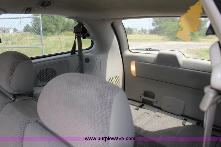 image for item F7913 2006 Dodge Grand Caravan SE