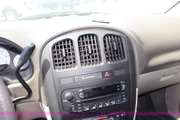 image for item F7913 2006 Dodge Grand Caravan SE