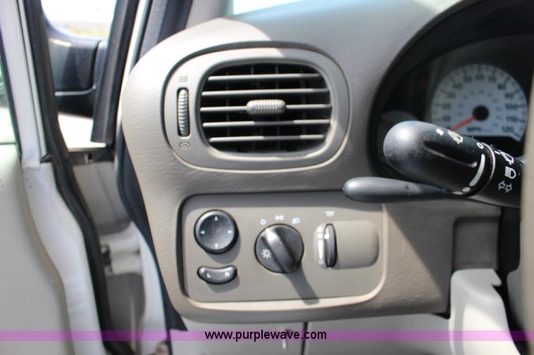 image for item F7913 2006 Dodge Grand Caravan SE