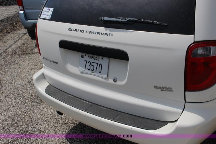 image for item F7913 2006 Dodge Grand Caravan SE
