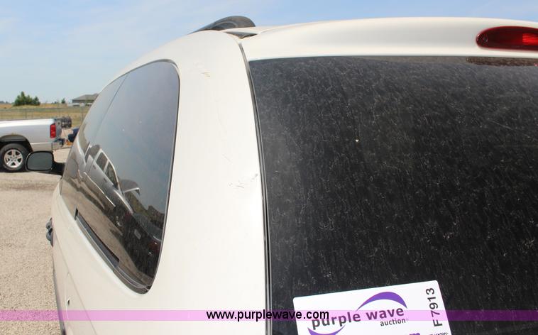 image for item F7913 2006 Dodge Grand Caravan SE
