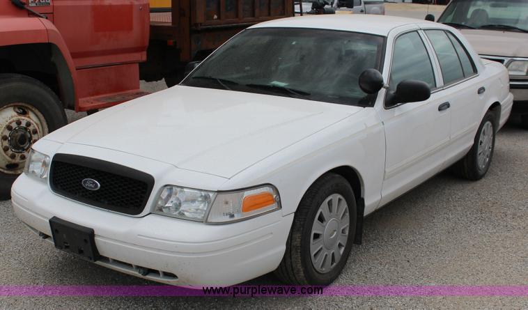 image for item F7932 2010 Ford Crown Victoria Police Interceptor