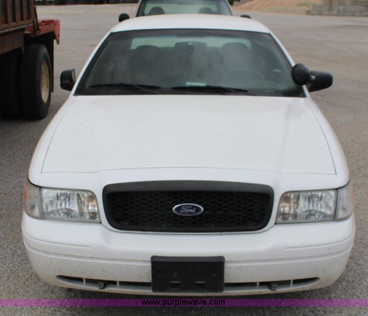 image for item F7932 2010 Ford Crown Victoria Police Interceptor