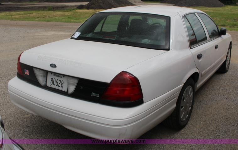 image for item F7932 2010 Ford Crown Victoria Police Interceptor