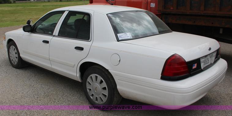 image for item F7932 2010 Ford Crown Victoria Police Interceptor