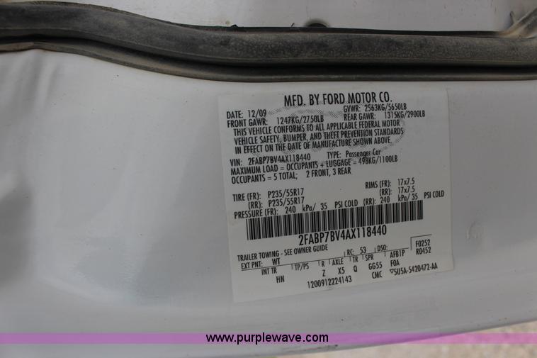 image for item F7932 2010 Ford Crown Victoria Police Interceptor