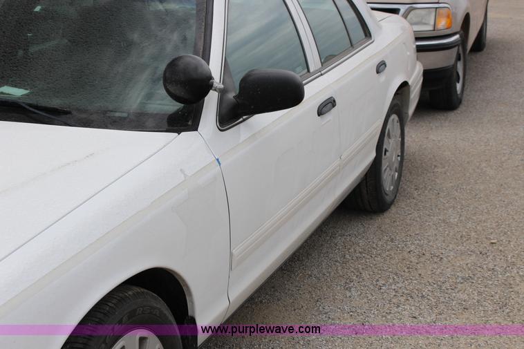 image for item F7932 2010 Ford Crown Victoria Police Interceptor