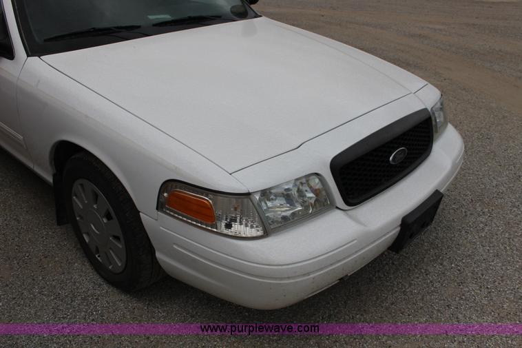 image for item F7932 2010 Ford Crown Victoria Police Interceptor