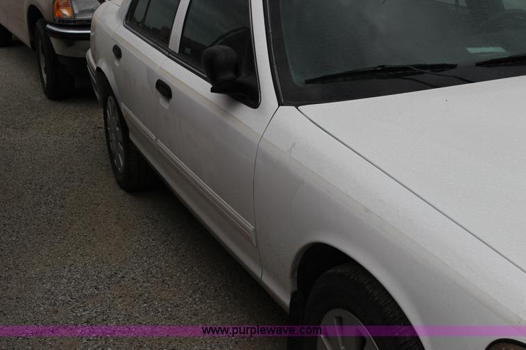 image for item F7932 2010 Ford Crown Victoria Police Interceptor
