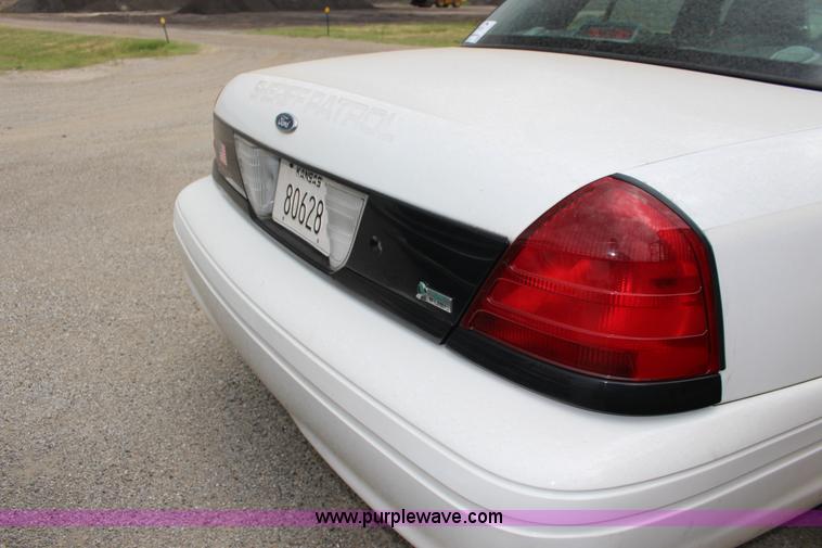 image for item F7932 2010 Ford Crown Victoria Police Interceptor