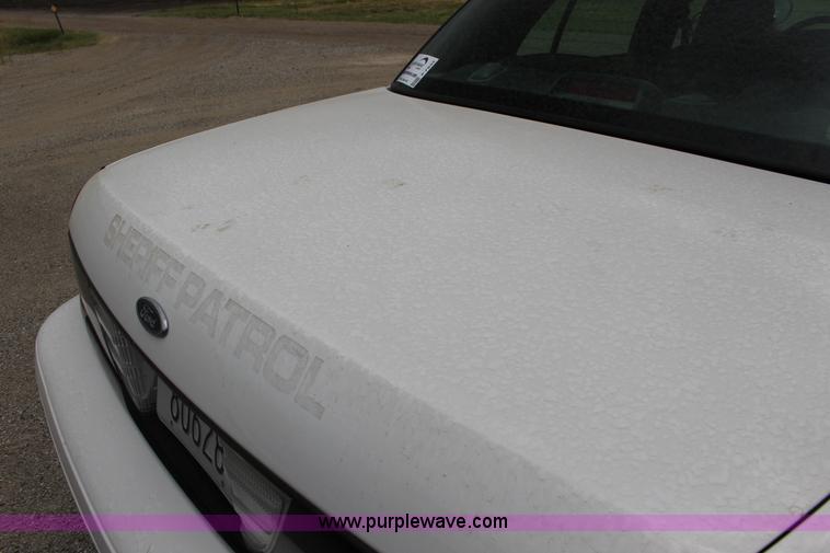 image for item F7932 2010 Ford Crown Victoria Police Interceptor