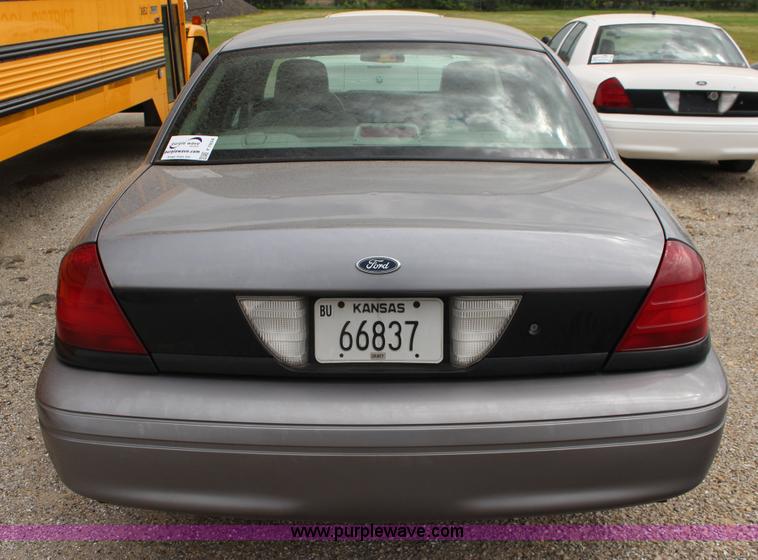 image for item F7934 2006 Ford Crown Victoria Police Interceptor