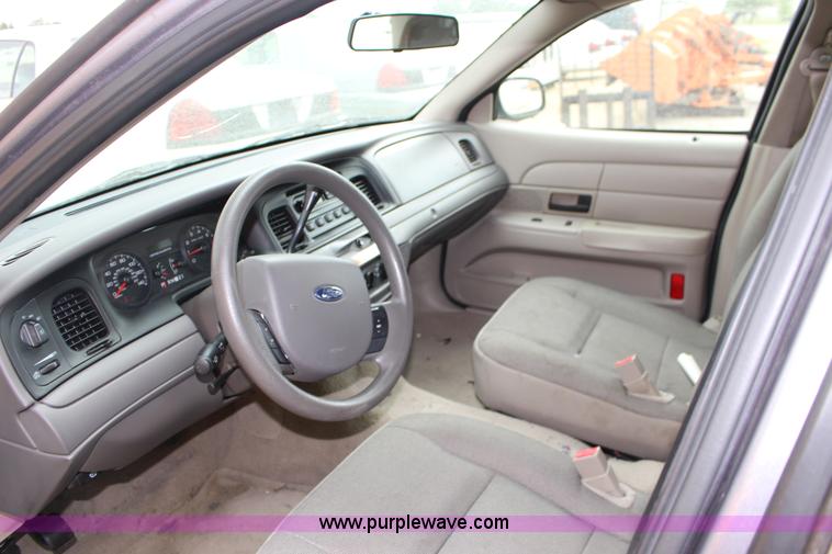 image for item F7934 2006 Ford Crown Victoria Police Interceptor