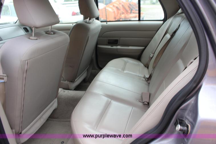 image for item F7934 2006 Ford Crown Victoria Police Interceptor