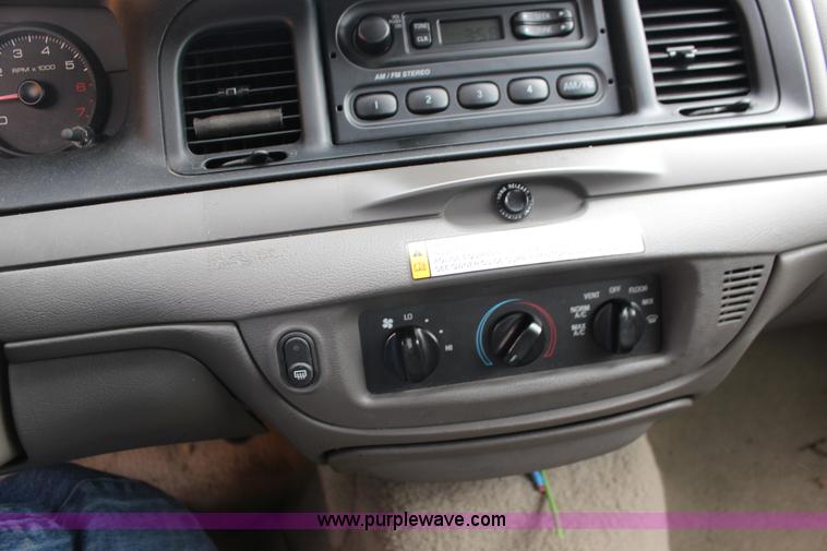 image for item F7934 2006 Ford Crown Victoria Police Interceptor