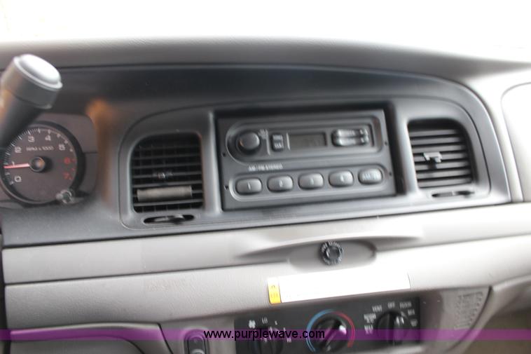 image for item F7934 2006 Ford Crown Victoria Police Interceptor
