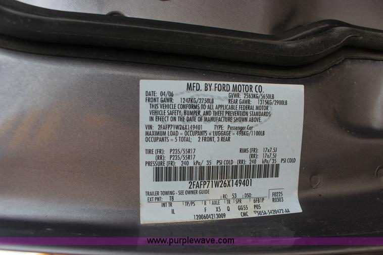 image for item F7934 2006 Ford Crown Victoria Police Interceptor