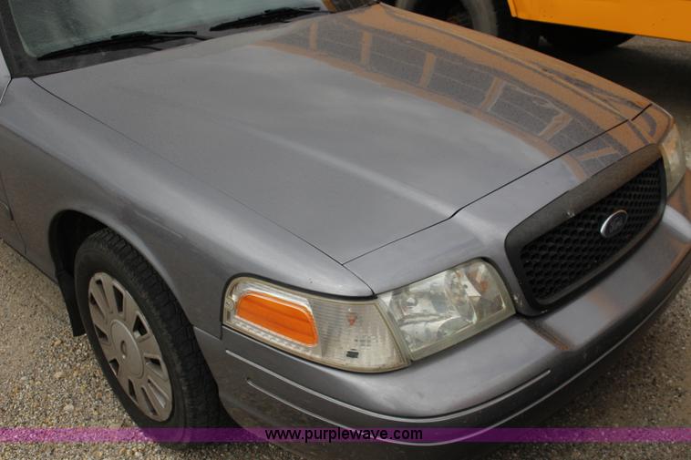 image for item F7934 2006 Ford Crown Victoria Police Interceptor