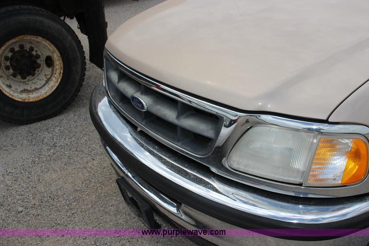 image for item F7935 1998 Ford F150 XL