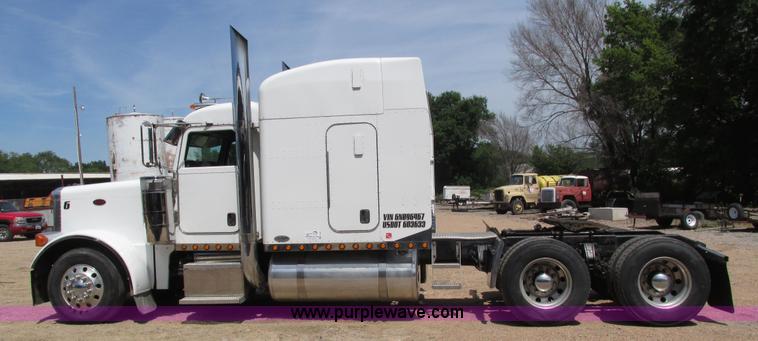 image for item H4566 2006 Peterbilt 379 semi truck