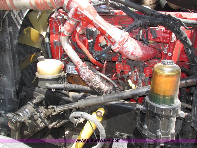 image for item H4566 2006 Peterbilt 379 semi truck