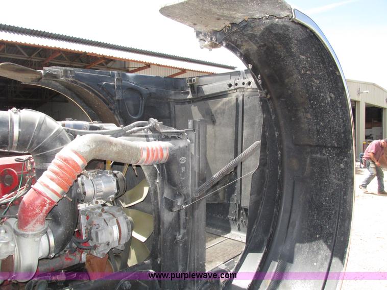 image for item H4566 2006 Peterbilt 379 semi truck