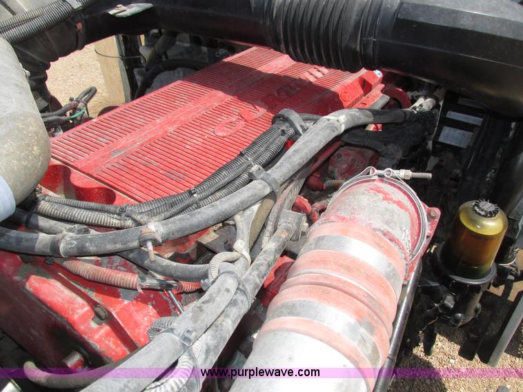 image for item H4566 2006 Peterbilt 379 semi truck