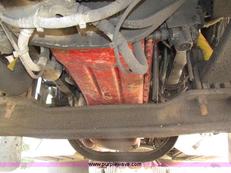 image for item H4566 2006 Peterbilt 379 semi truck