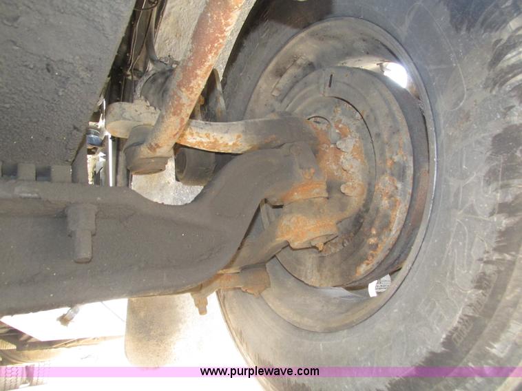 image for item H4566 2006 Peterbilt 379 semi truck